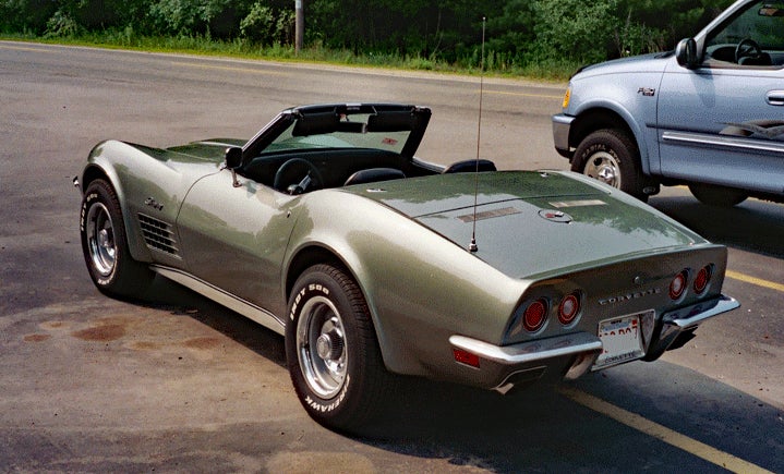 Factory Gun Storage in a 1972 Corvette