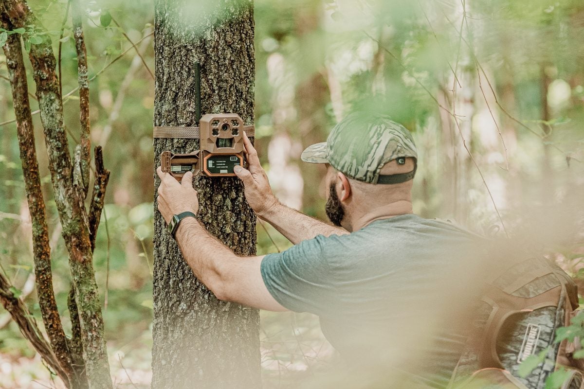 Bass Pro Fall Hunt Classic: Moultrie Mobile Edge Cellular Trail Camera Kit