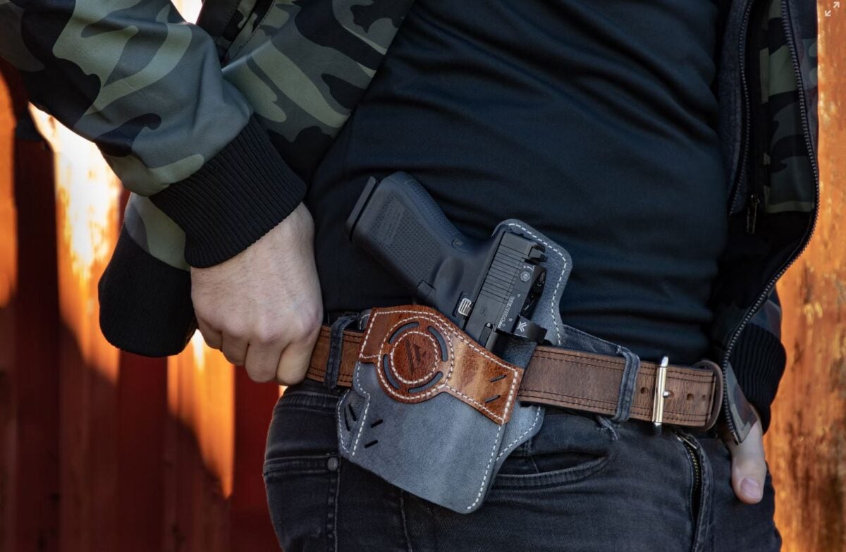 https://www.alloutdoor.com/wp-content/uploads/2023/08/best-gun-belts-for-carry-holsters-thumbnail-e1692837186901.jpg
