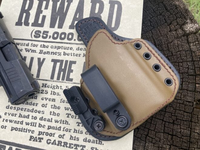 AllOutdoor Review – The JM4 Tactical Regulator IWB Holster