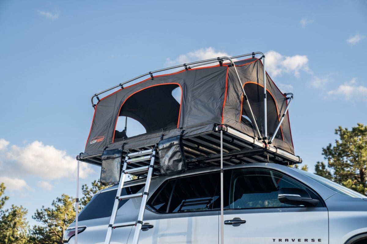 Roofnest Meadowlark XL Rooftop Tent offers 3-Person Spacious Tenting