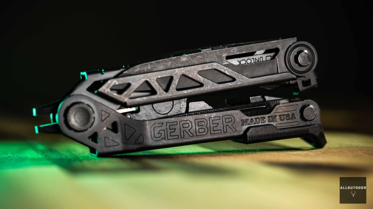 AO Review: Gerber Center-Drive Black – Bit Set, Molle-Compatible Sheath