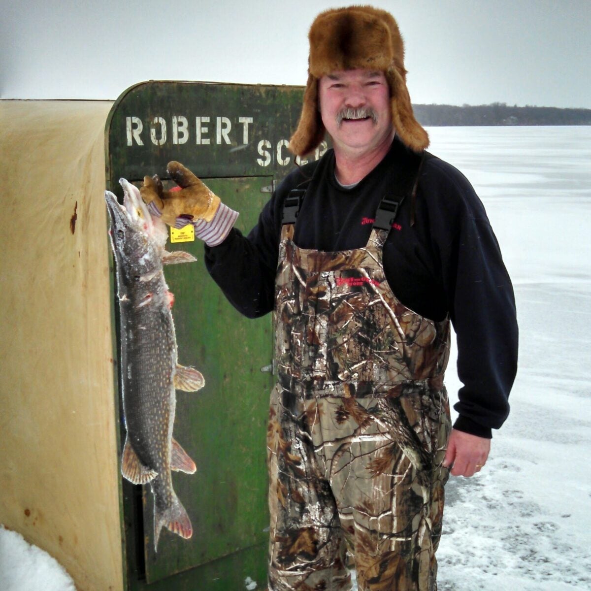 Ice Fishing for Beginners: A Complete Guide to Get Started